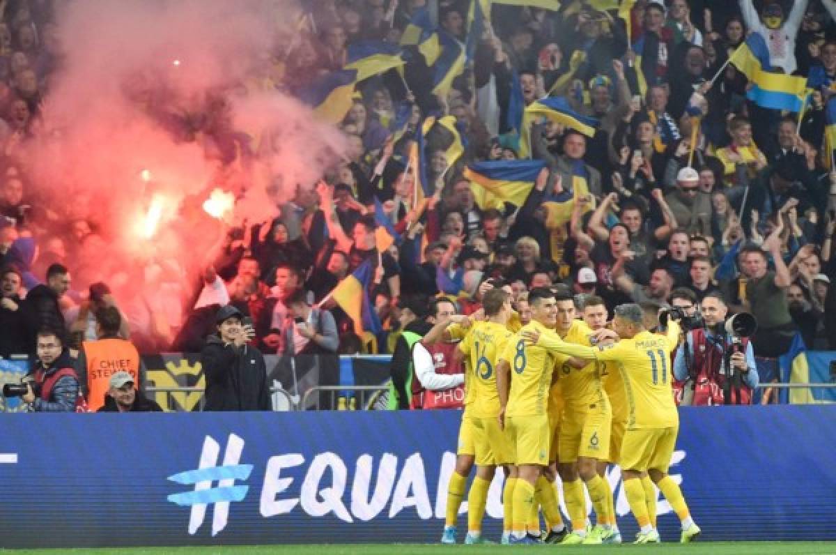 ¡Ucrania, dirigida por Shevchenko, derrota a Portugal y clasifica a la Euro!