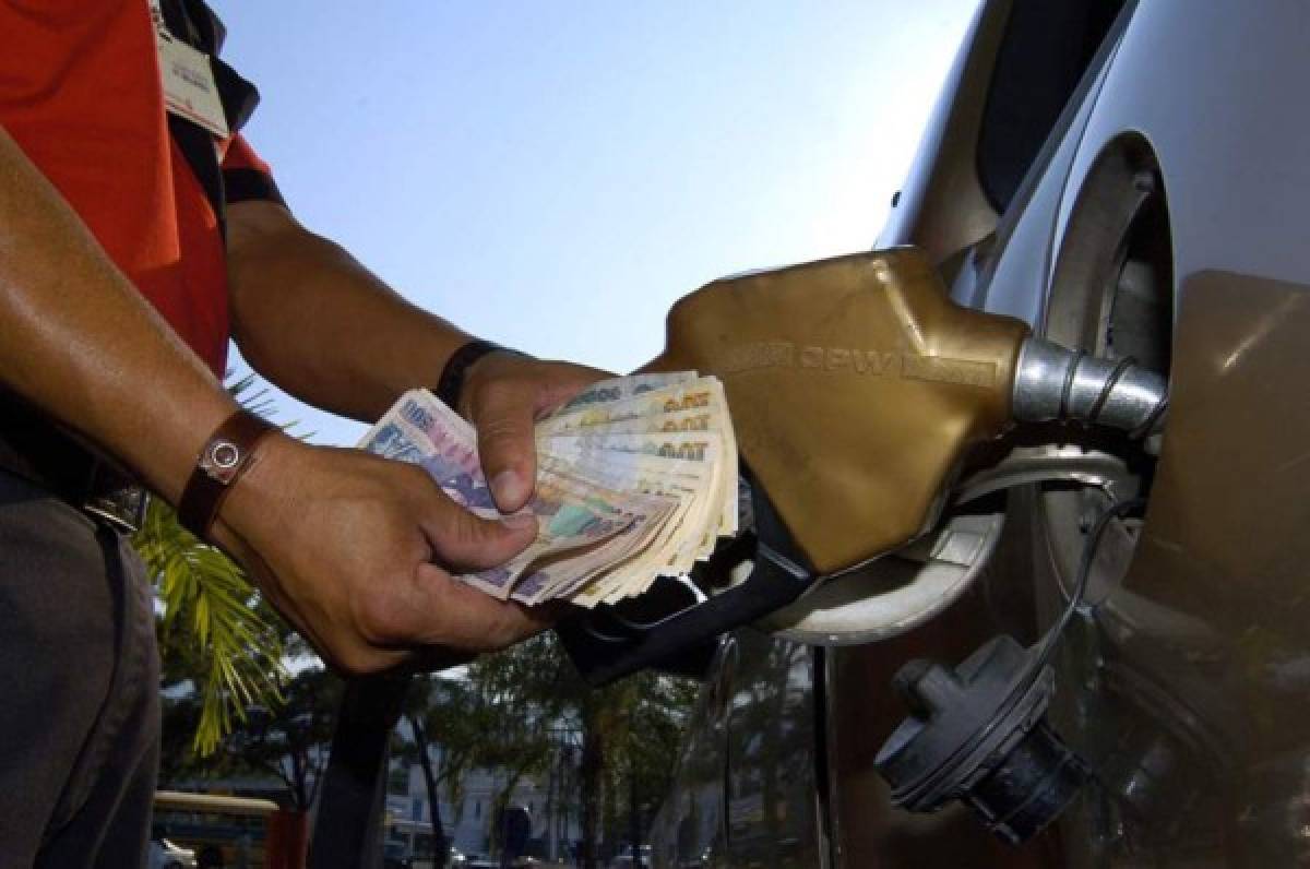 Fuerte aumento a los combustibles este lunes en Honduras