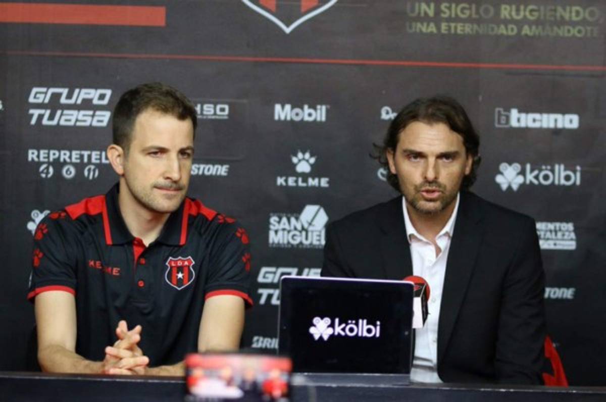 Alajuelense presentó a su nuevo cuerpo técnico comandado por Andrés Carevic