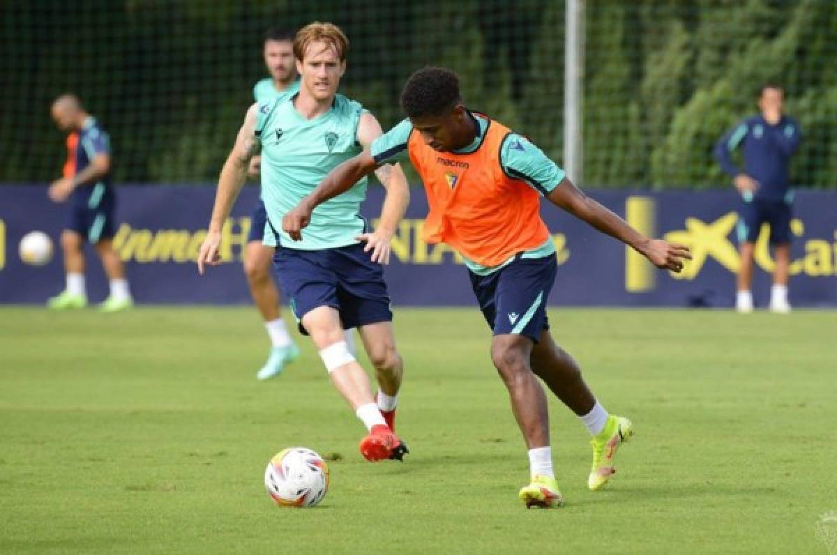 El Choco Lozano se recuperó de las cargas físicas y vuelve a entrenar con Cádiz y le apunta al Celta de Vigo