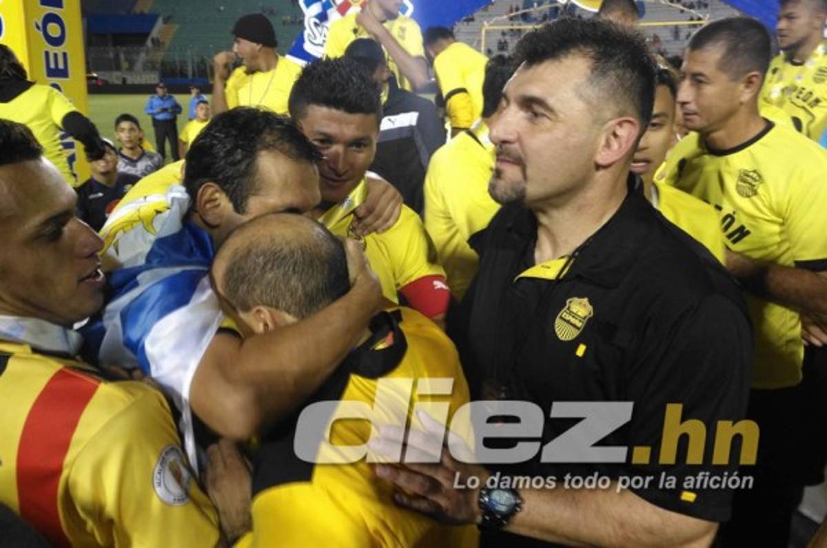 ¡Salud, campeones! Así celebró la Copa 12 el Real España en el Nacional