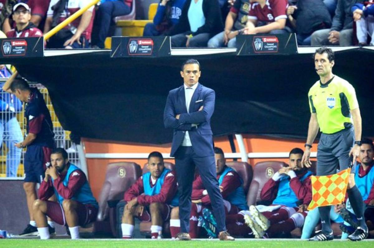 'Paté' Centeno: 'Si hacemos un gol en México, podemos ganar la serie'