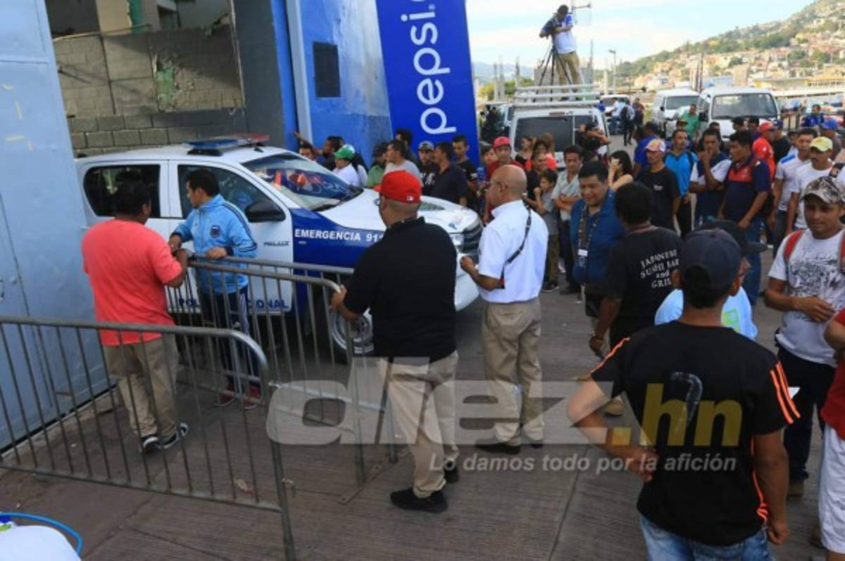¡Ambientazo! Así viven los aficionados de Motagua la previa ante Herediano