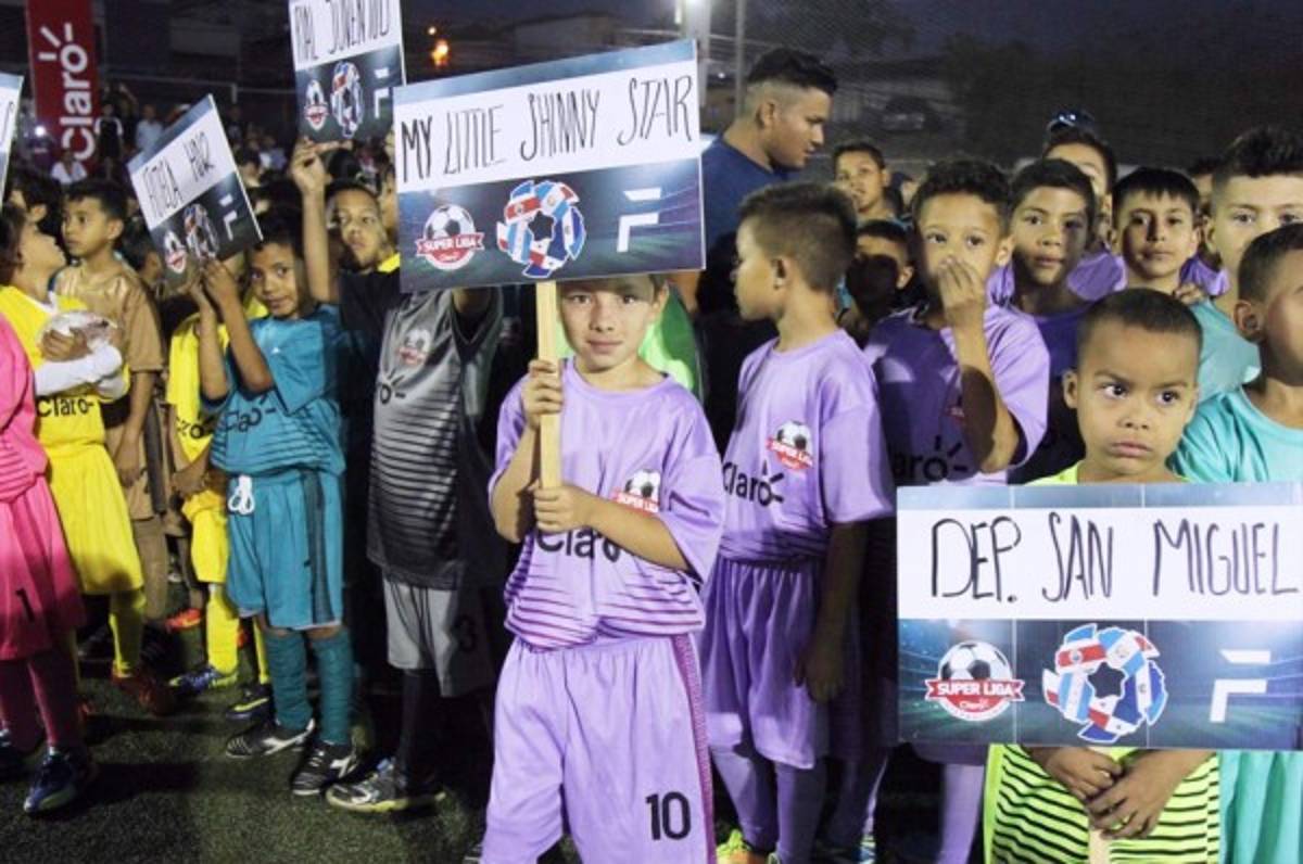 Ambientazo y mucha belleza: Claro inaugura uno de los torneos más esperados en Honduras