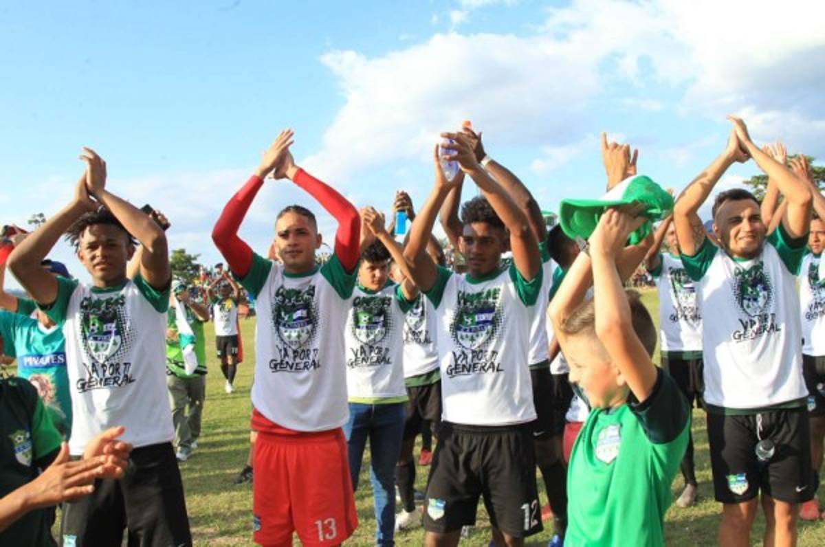 Polémica en la Segunda División: podrían quitarle derecho a pelear ascenso directo al Atlético Pinares