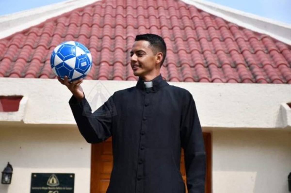 15 fotos de Ángel 'El Sacerdote' Castro en su etapa de futbolista