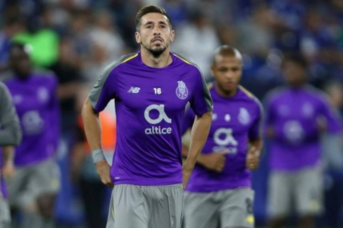 Héctor Herrera provoca multa para el Porto por quedarse saludando aficionados