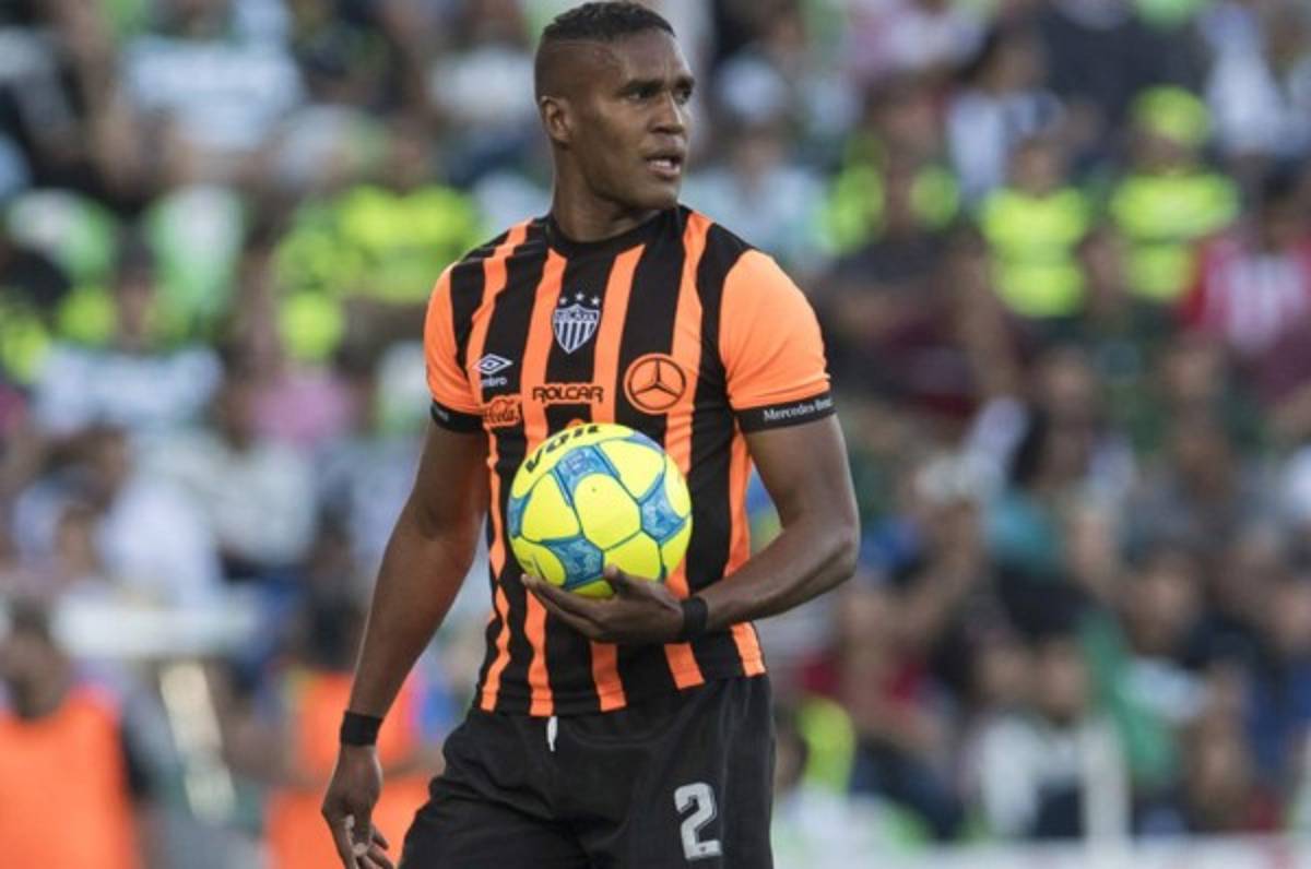 El hondureño Brayan Beckeles y el Necaxa se quedan sin liguilla en México