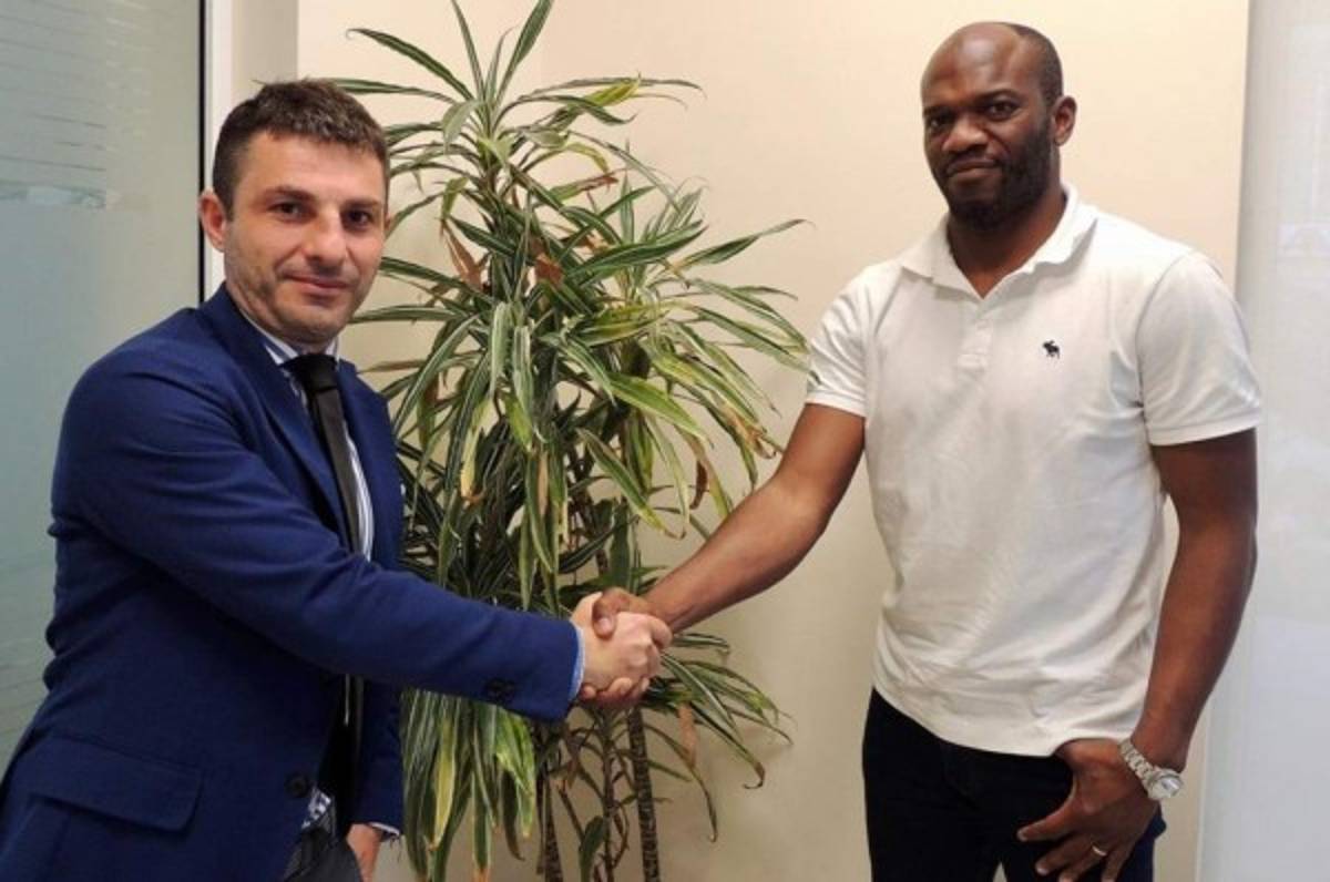 David Suazo es anunciado como nuevo entrenador del Carbonia Calcio de la cuarta división de Italia