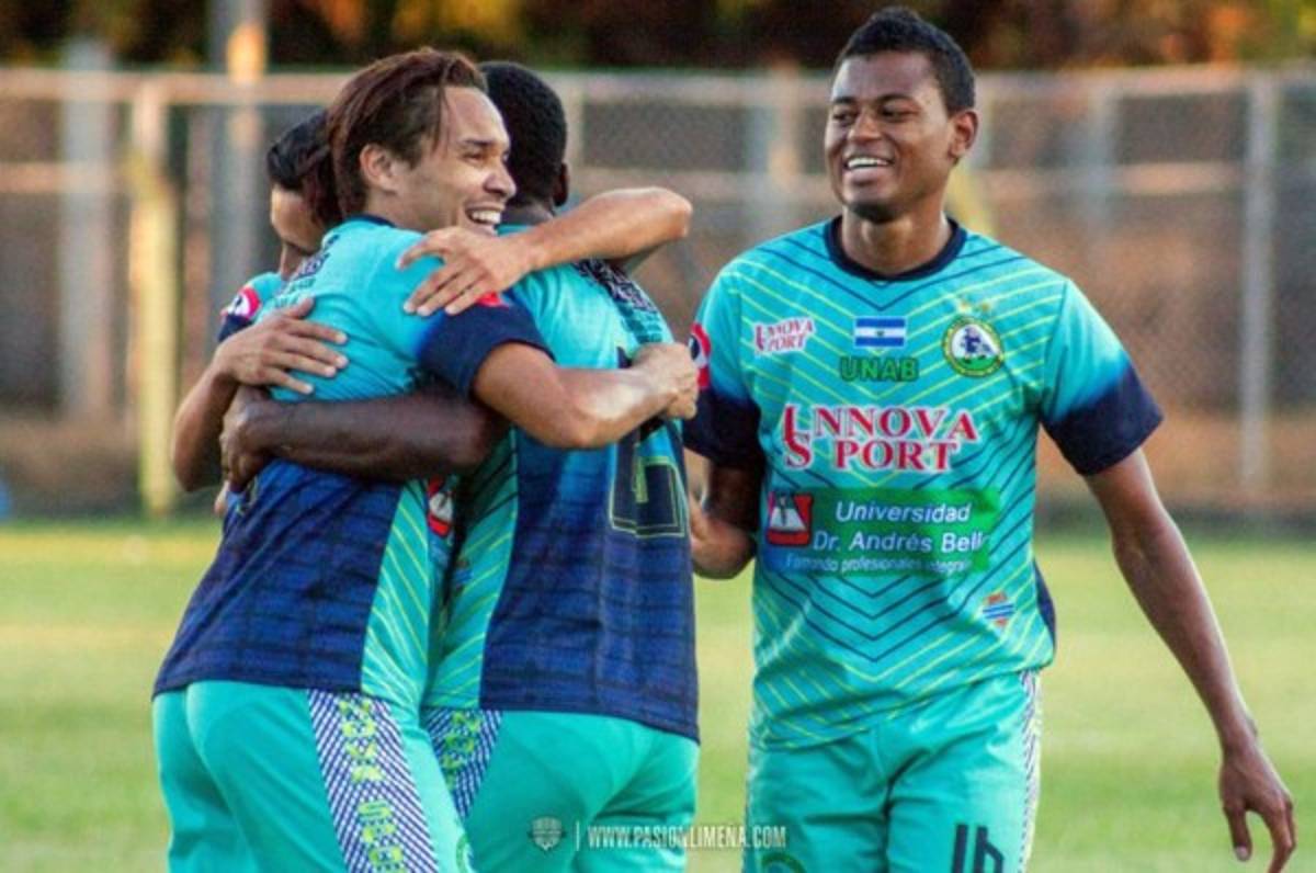 Rambo de León regala triunfo al Limeño en El Salvador