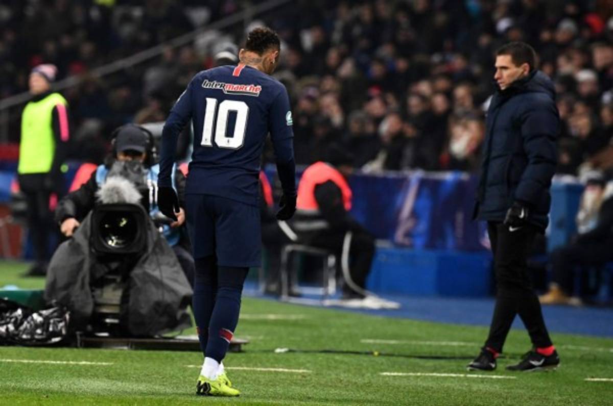 Neymar siempre se lesiona... ¡Para el cumpleaños de su hermana!