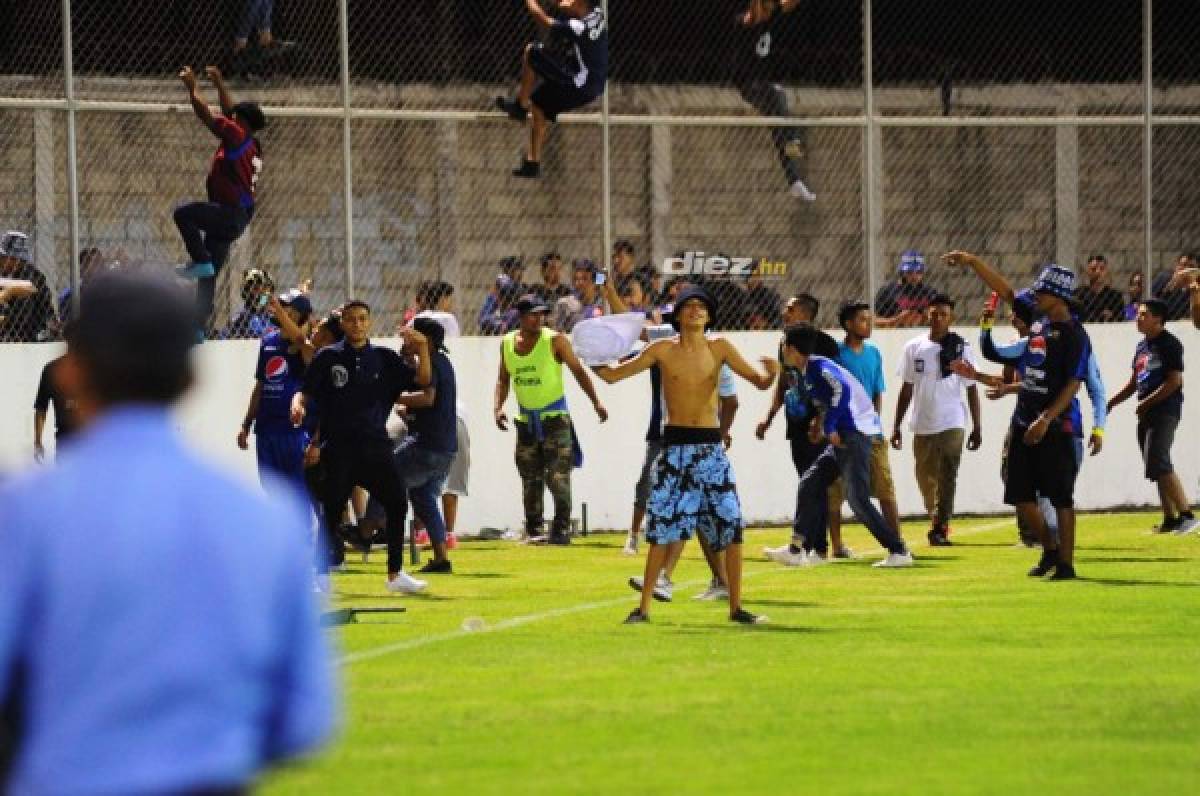 FOTOS: Motagüenses de Comayagua le lanzaron de todo a la Upn y los tildó de 'vendidos”