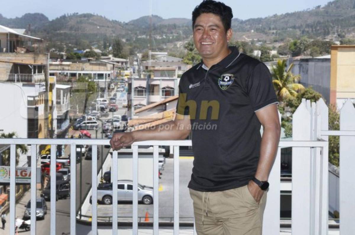 Reynaldo Tilguath recibe la Licencia A como entrenador de fútbol