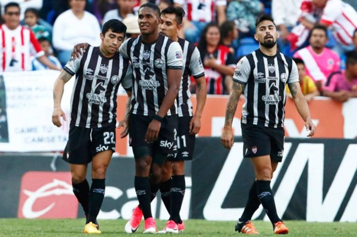 Con Brayan Beckeles el Necaxa saca tres puntos en casa del Puebla