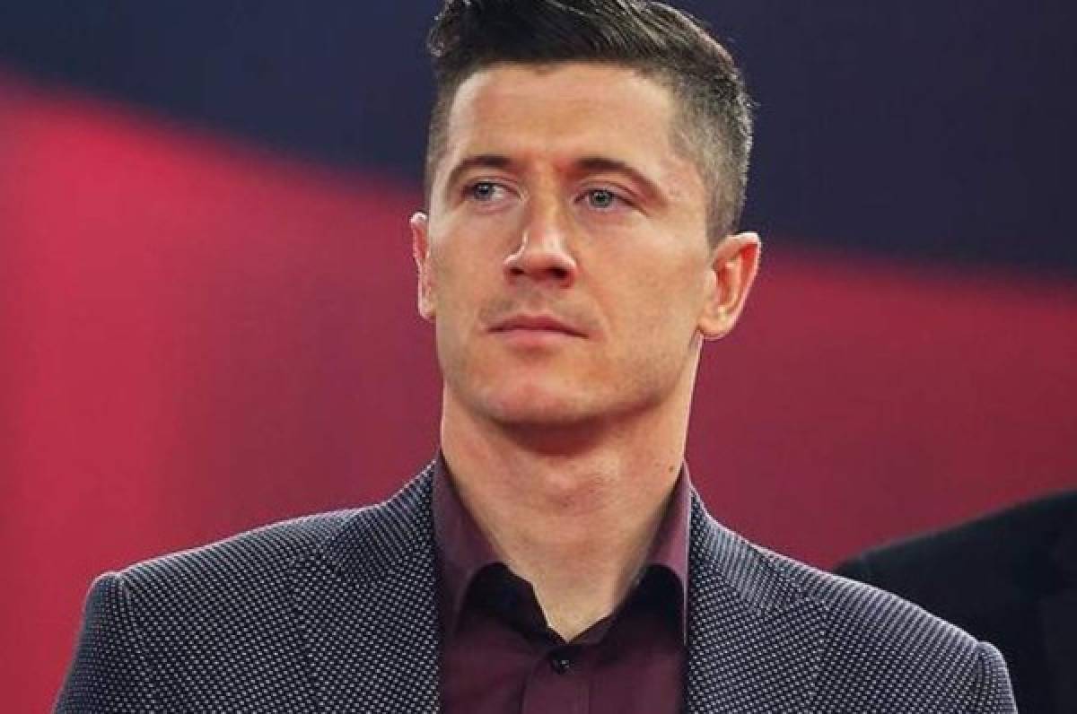 Se graduó Robert Lewandowski con tesis sobre su vida