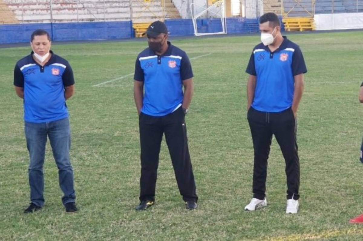 OFICIAL: Denilson Costa es presentado en el Vida como el nuevo asistente técnico