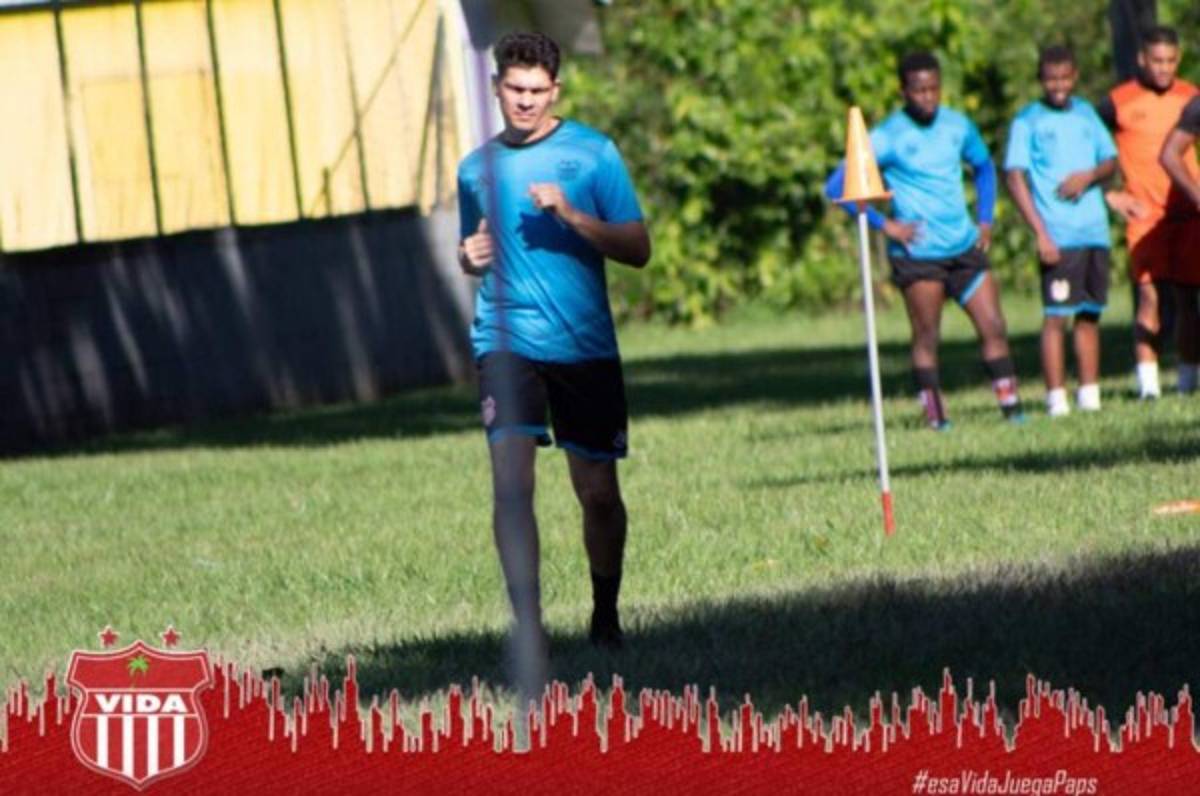 ¿Retiro? Ricardo Canales le apunta a la titularidad en el Vida de cara al Clausura 2021