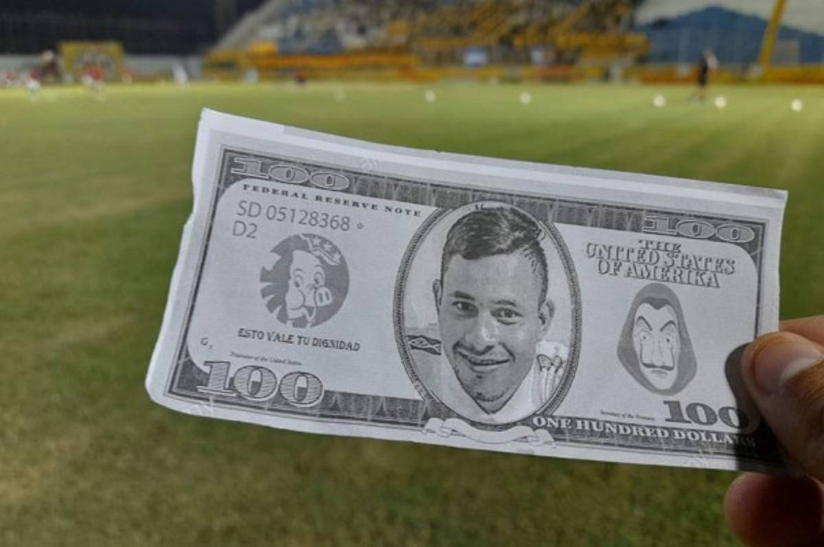 A 'billetazos' reciben a jugadores del Olimpia en el Morazán y genera polémica