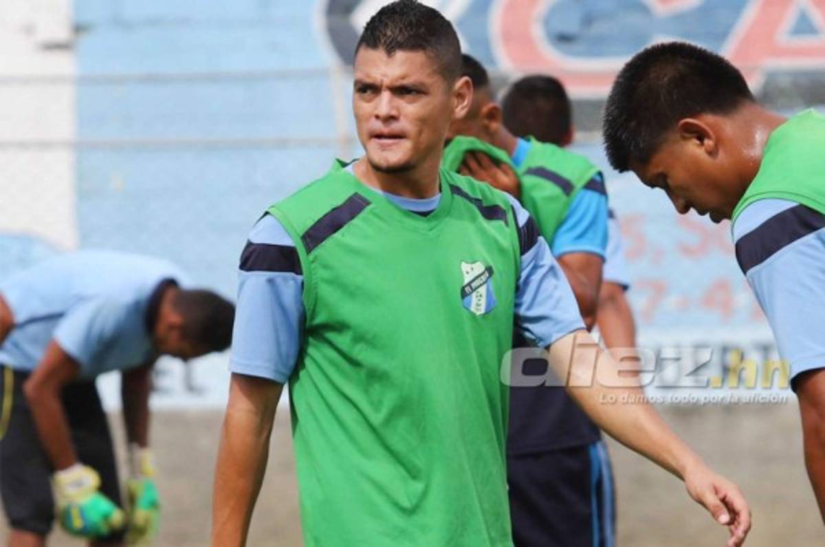 Luis Alvarado, el jugador que es preparador físico, capitán y consejero en el Honduras Progreso