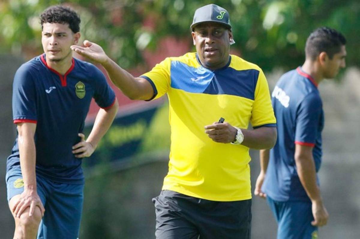 Hernán Medford está preocupado por el 'duro' clima que encontrarán en Tocoa