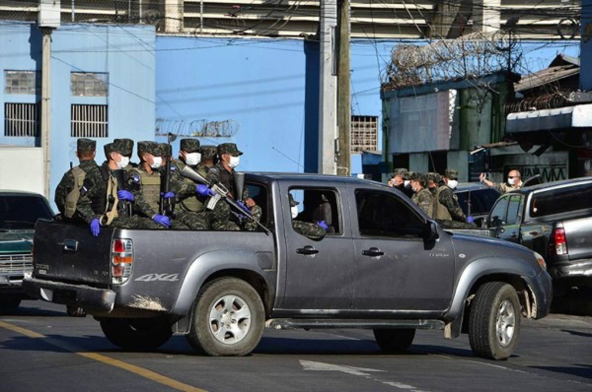 Tegucigalpa con colonias militarizadas, mercados con gente y calles desoladas