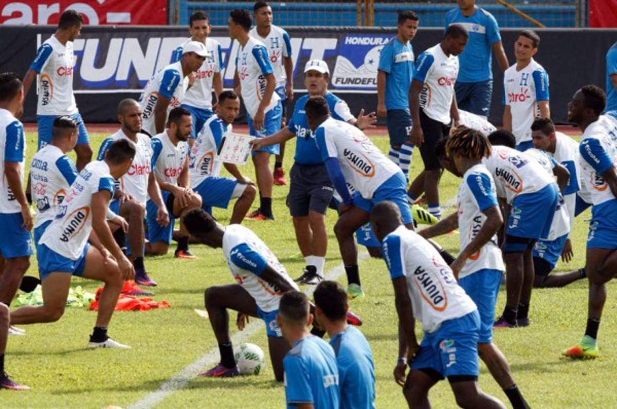 Las dudas de Jorge Luis Pinto para el martes ante Trinidad y Tobago