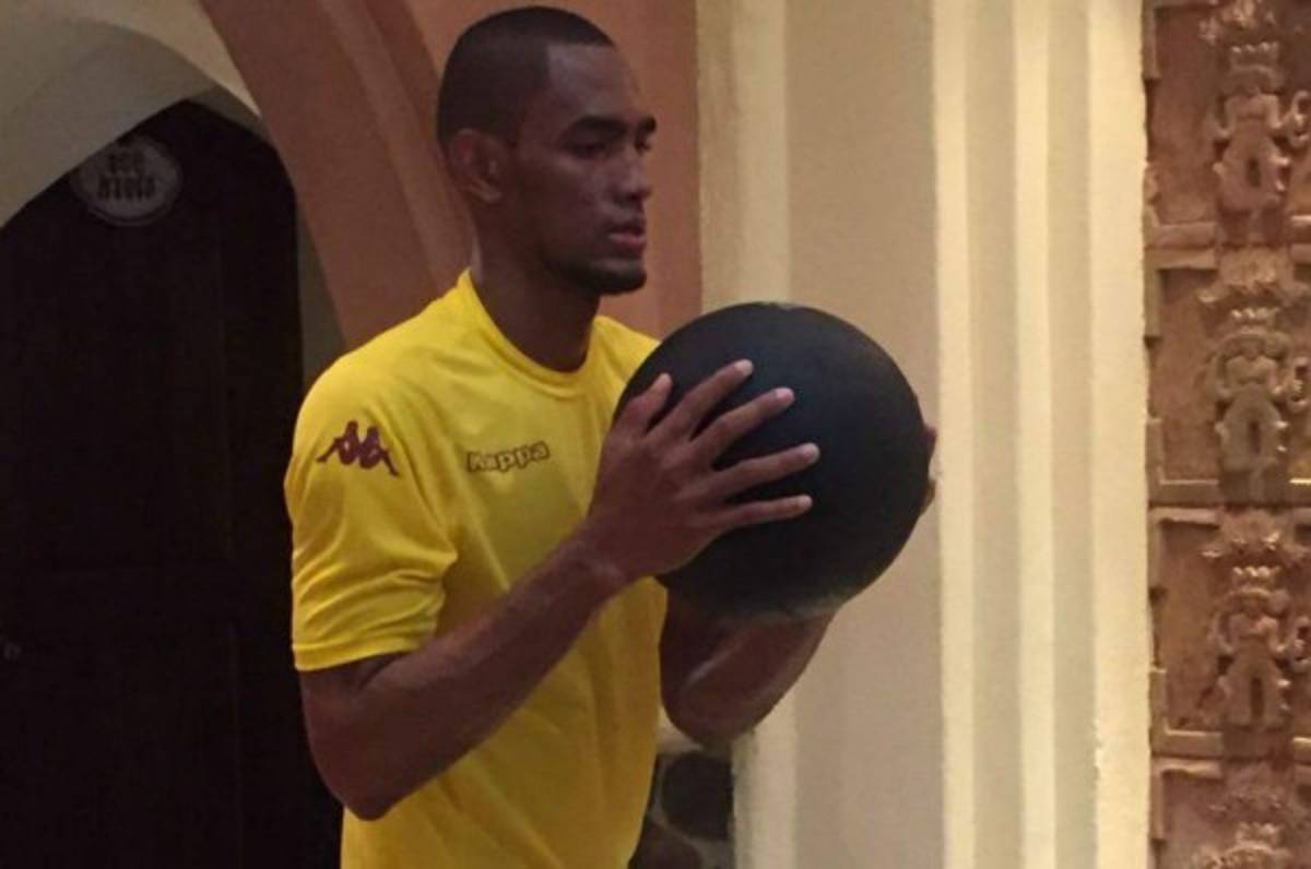 Jerry Bengtson: 'Sigo con mi pensar de no querer ir por ahora a la Selección'