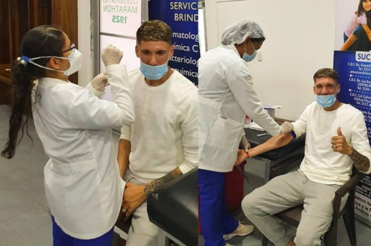 El defensor uruguayo Mathías Techera se realiza la prueba Covid-19 antes de sumarse al Marathón