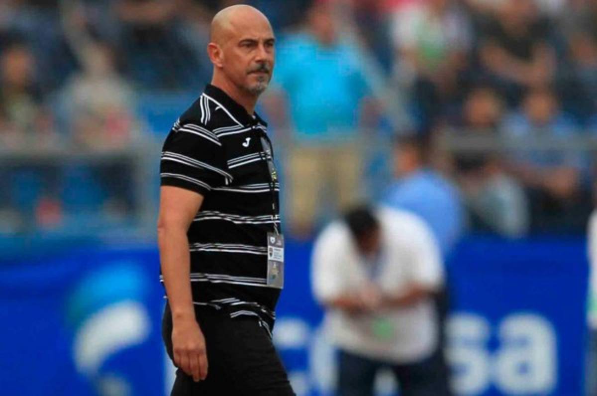 Stephen Hart: 'Estuvimos mal, Honduras nos superó físicamente'