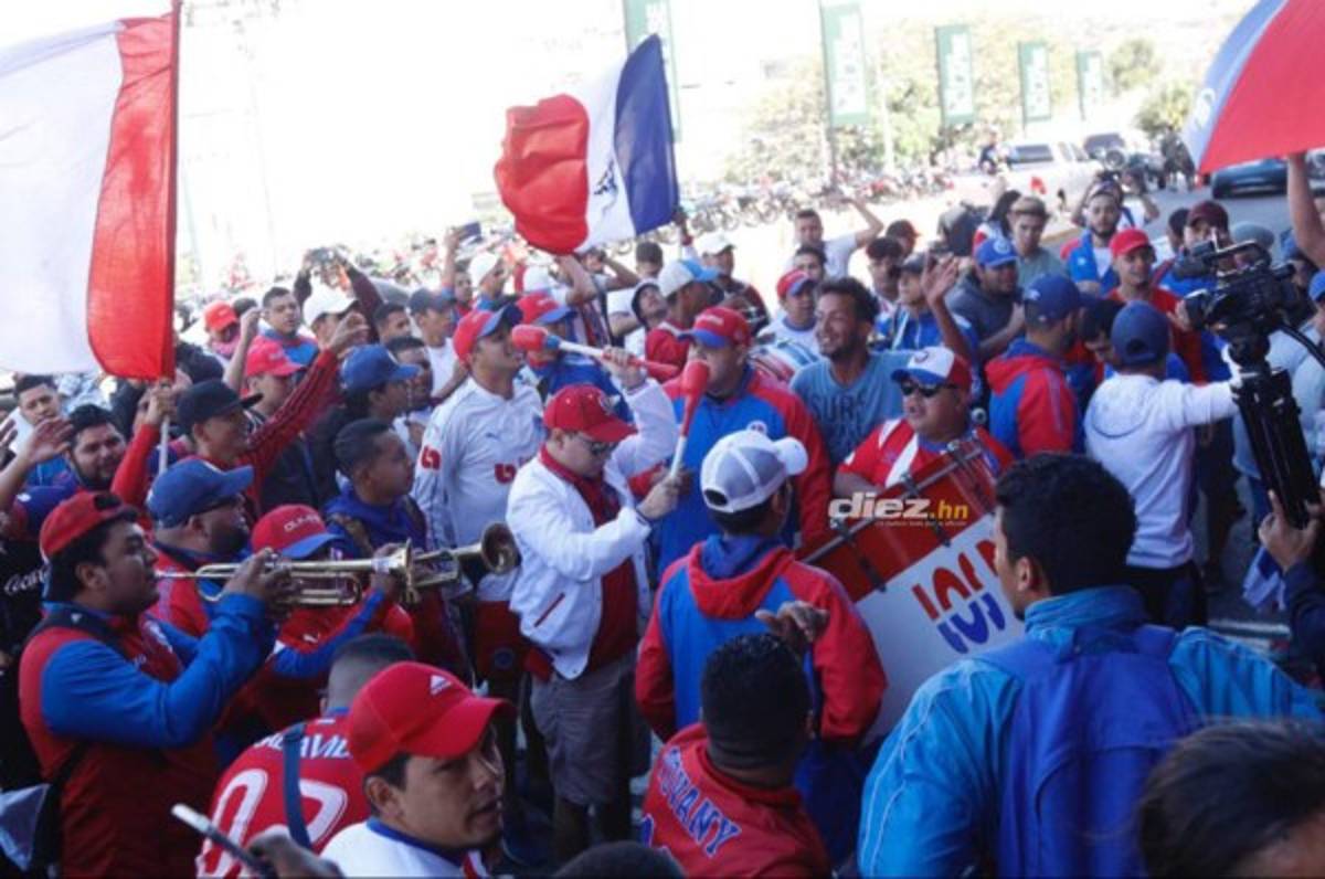 Fotos: Banderazo de la UltraFiel a Olimpia previo a su duelo contra Montreal Impact