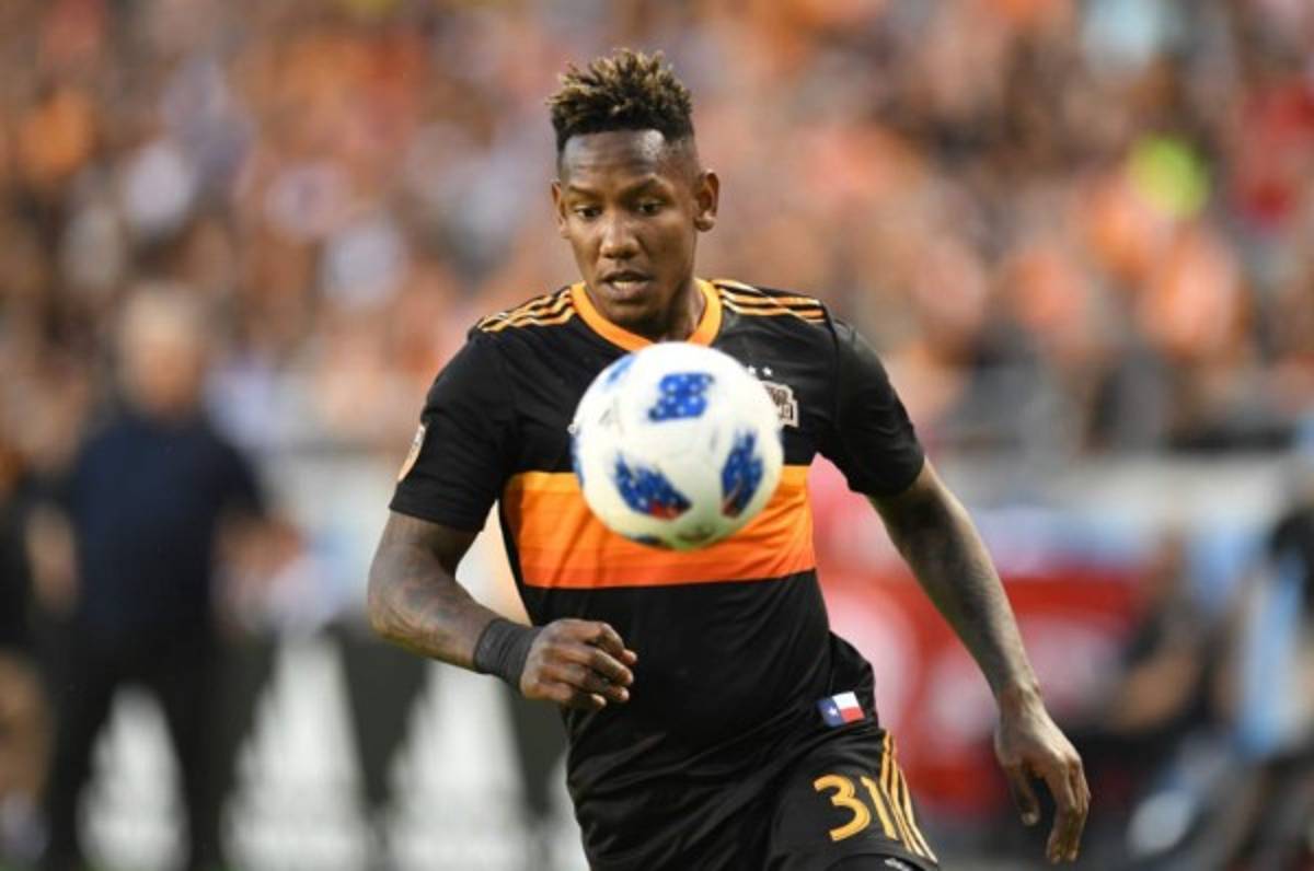Técnico del Houston Dynamo se rinde al momento que vive Romell Quioto