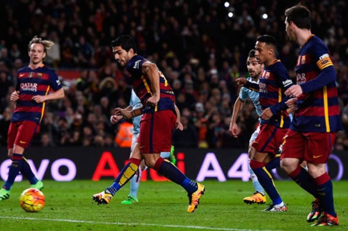 Ex compañeros de Jerry Bengtson emulan penal de Messi y Suárez ¡Y hasta con lujo!