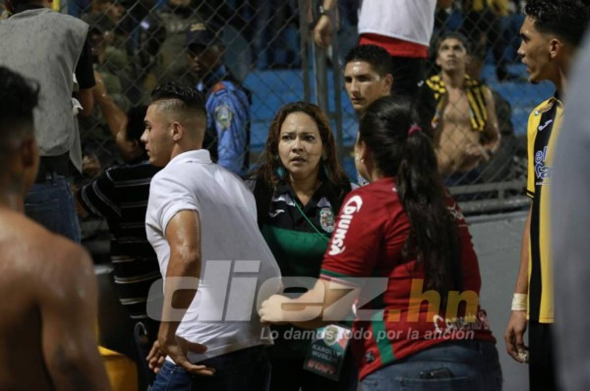EN FOTOS: Así fueron los relajos en el derbi entre Real España y Marathón