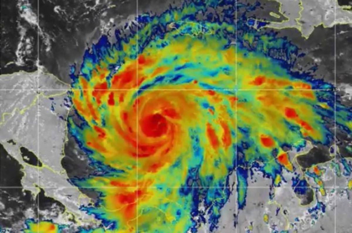 La advertencia del Centro Nacional de Huracanes de EUA ante el desastre que provocaría Iota en Honduras