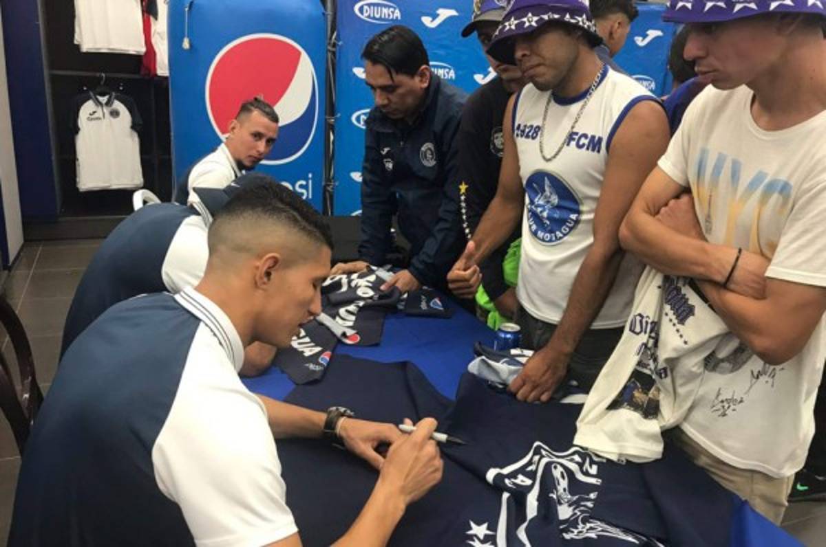 Motagua se deja querer por la afición antes de las semifinales