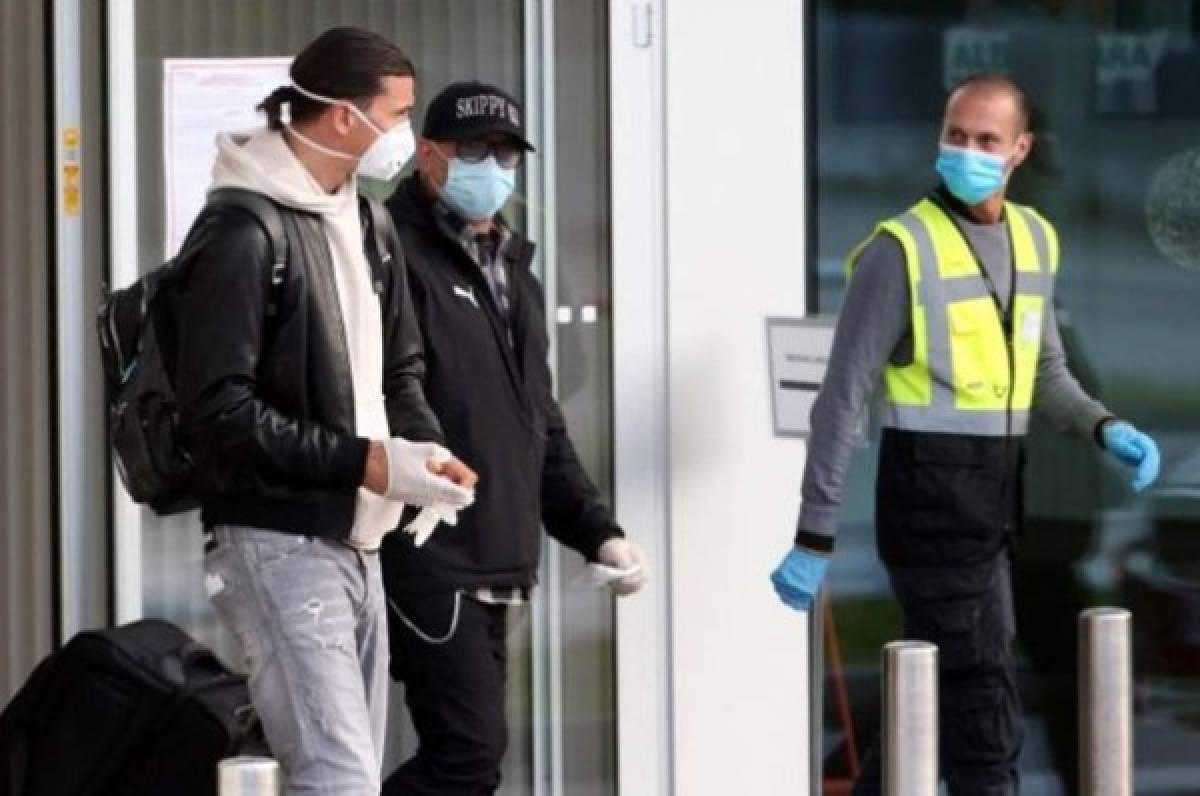 Zlatan Ibrahimovic regresa a Milán tras pasar confinamiento en Suecia