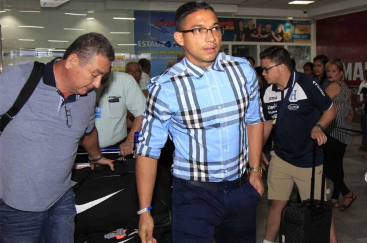 Emilio Izaguirre a su arribo: 'Es una hexagonal, ya sé cómo se mueve'