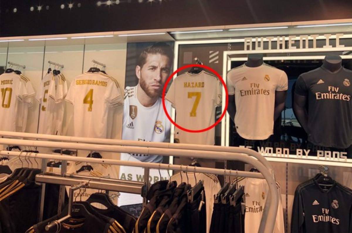 ¡Tiendas del Real Madrid ya venden camisetas con el número de Hazard!