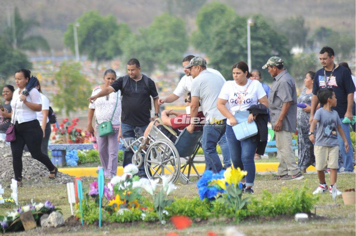 Desgarrador adiós: Rubén Matamoros llegó en silla de ruedas a enterrar a su hijo de 12 años y así recibió el respaldo