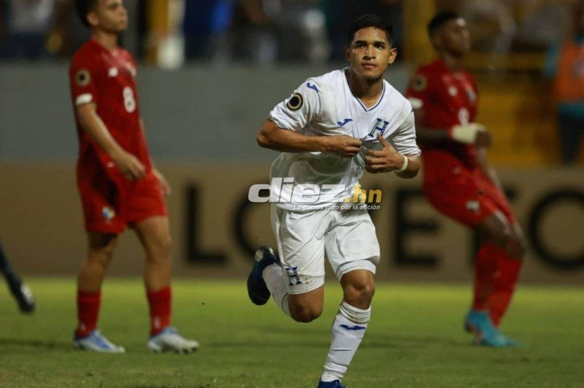 Marco Aceituno marcó de penal el gol de la victoria de Honduras ante los panameños. Foto: Yoseph Amaya.
