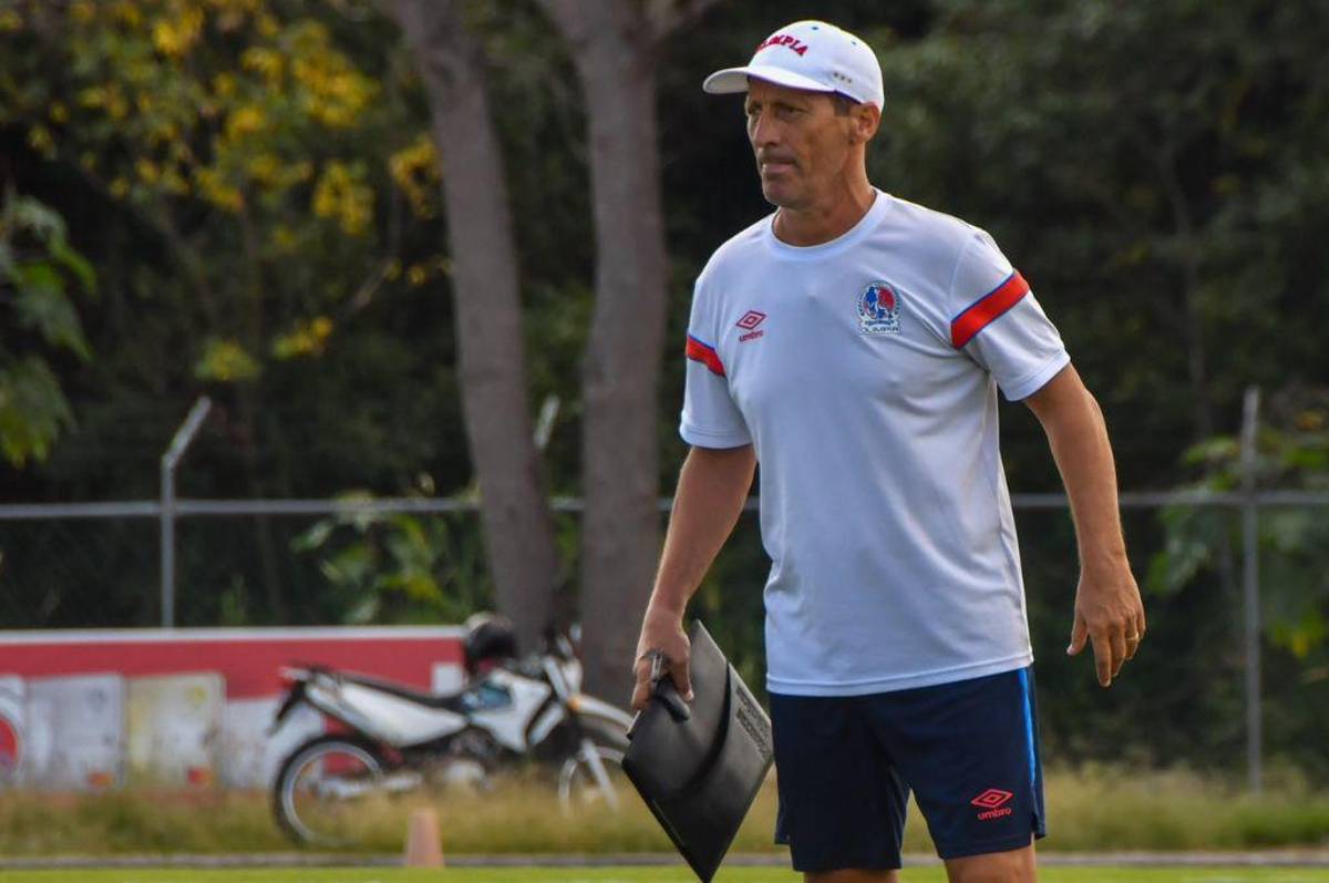 ¡Con Chirinos y Alex López! Pedro Troglio emprendió los trabajos en el Olimpia ¿qué pasará con Najar y Benguché?