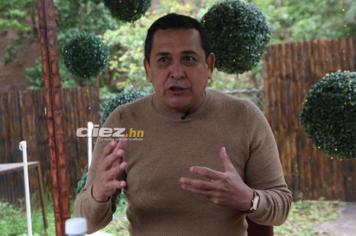 ¿Fuera de peligro? El entrenador hondureño Nahún Espinoza se encuentra hospitalizado en el IHSS