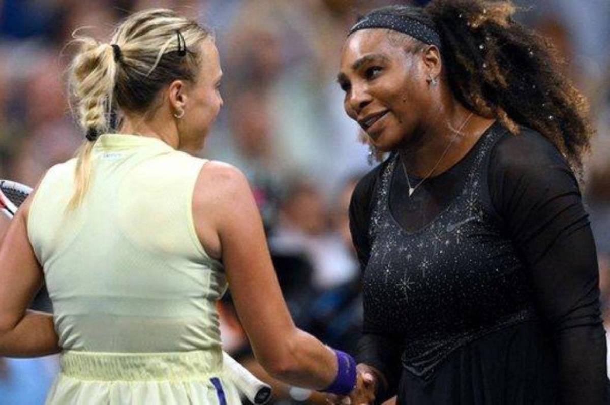 Serena Williams y Anett Kontaveit estrechando su mano luego de su gran partido en US Open.
