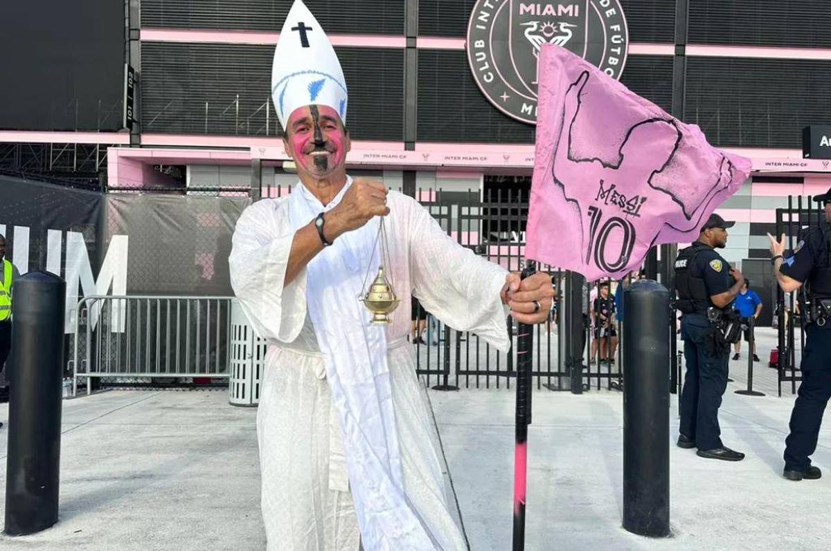 La nueva y épica celebración de Messi, el gran gesto de Leo con un niño, el fanático descalzo; y ¿con quién estuvo acompañada Antonella?