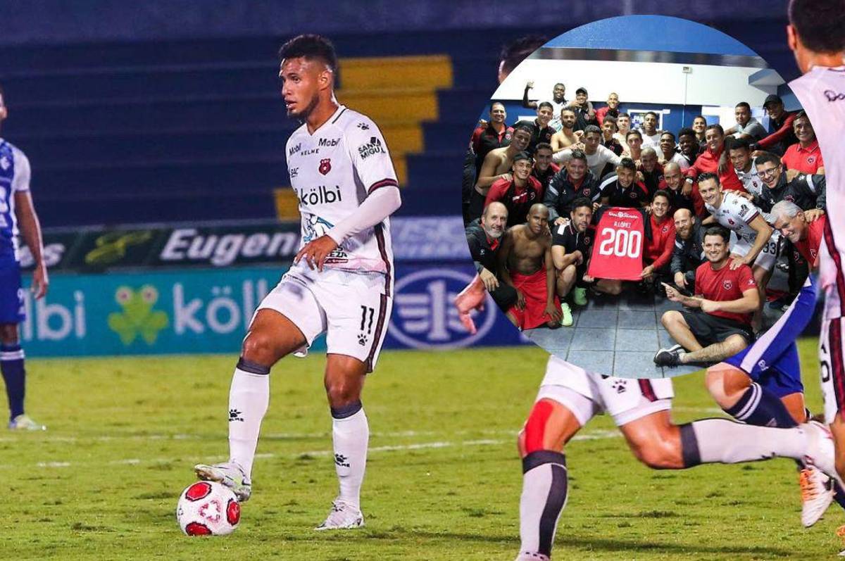 ¡Destacado! Alex López logra marca histórica con el Alajuelense de Costa Rica y recibe un reconocimiento