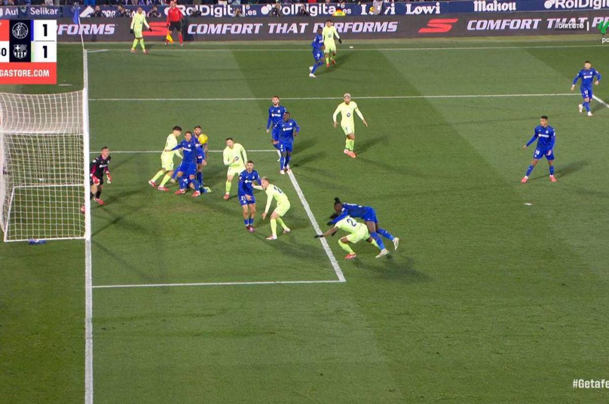 El penal no pitado a Koundé por el VAR, la manotada de Balde y el jugador del Barcelona que denunció insultos racistas