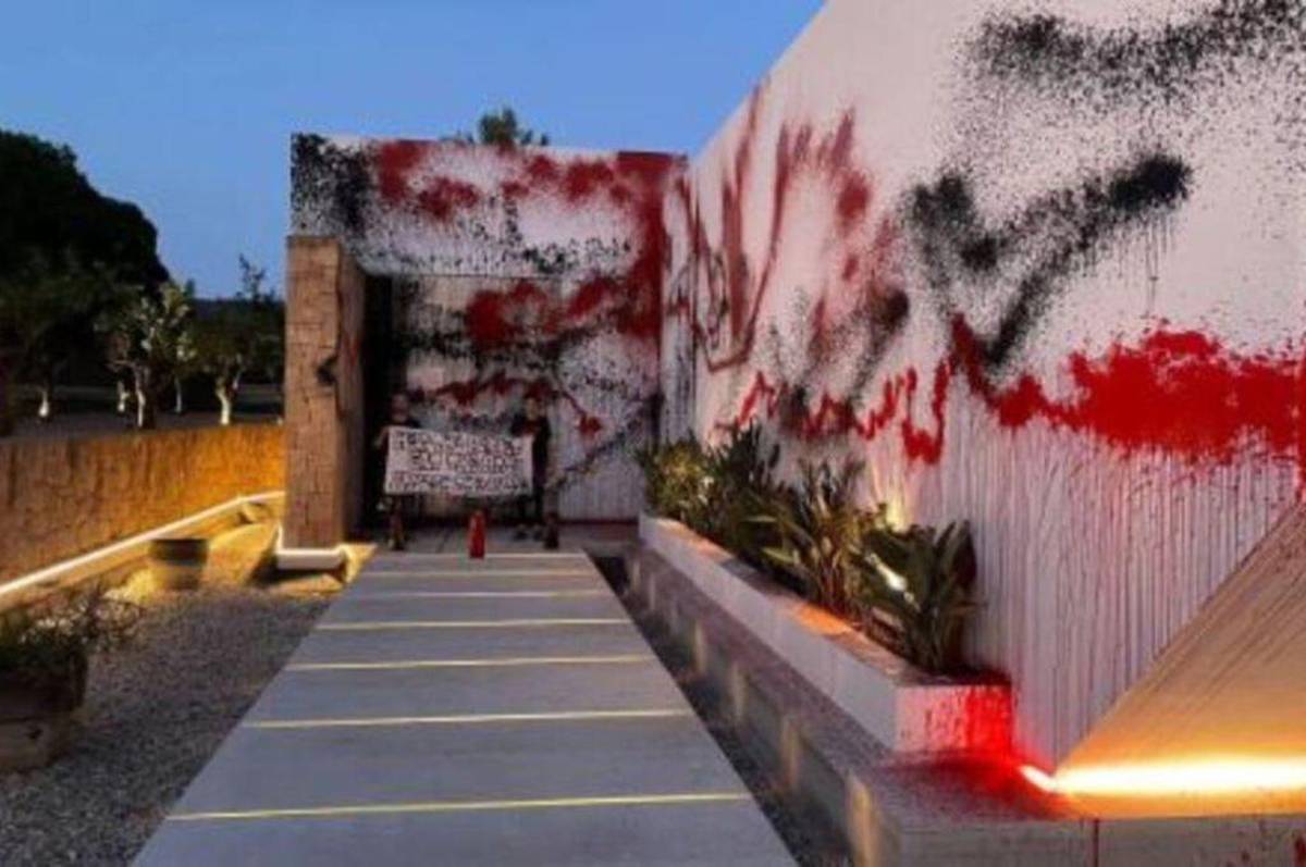 Duro golpe para Messi y Antonela: así fue el vandalismo en su mansión de Ibiza y presidente de Argentina explotó en redes