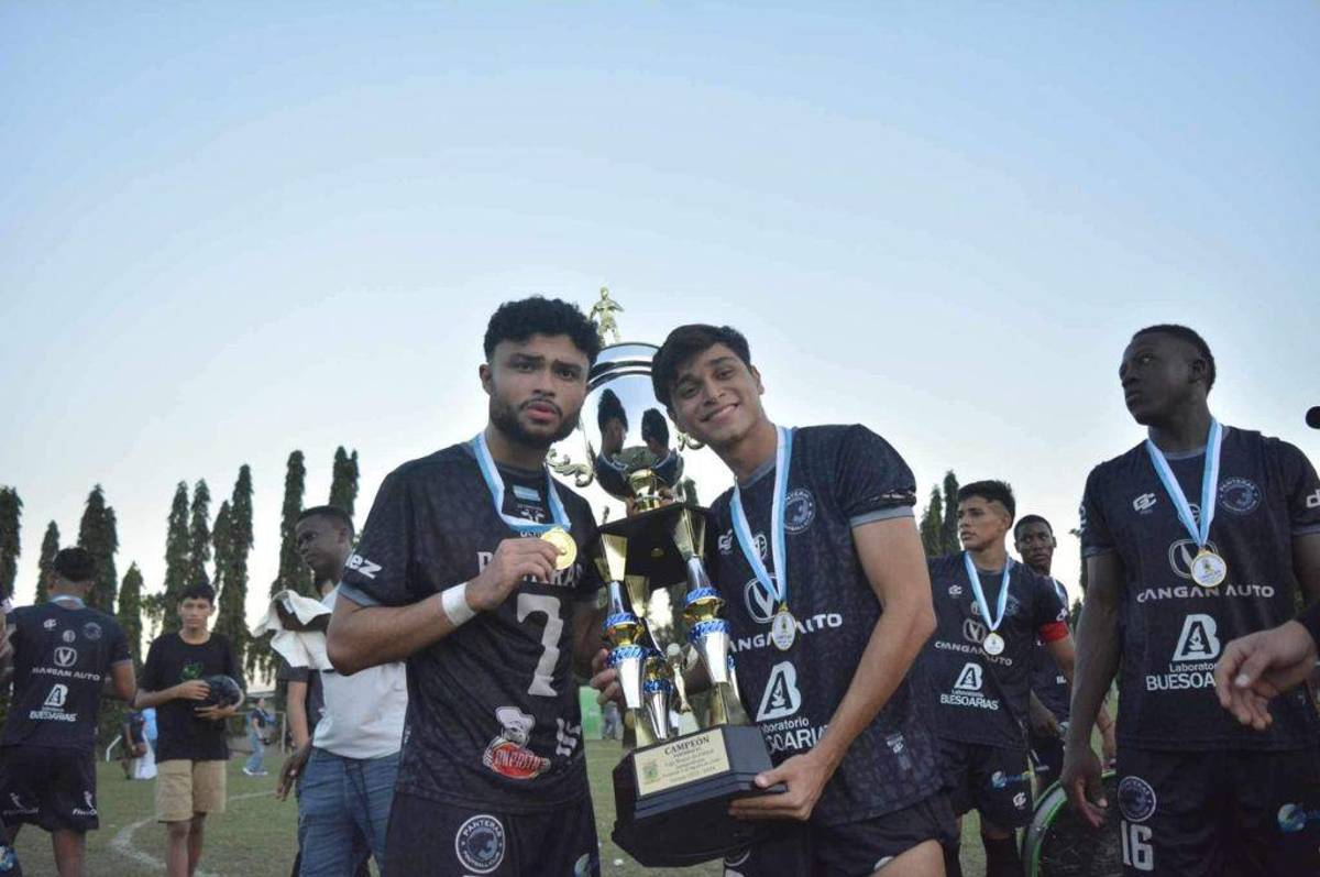Alberth Elis cosechando estrellas: Panteras FC es campeón de la Liga Mayor de San Pedro Sula en su primer torneo