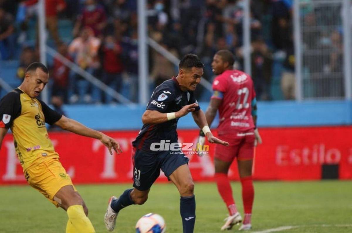 NO SE VIO EN TV: Los enfados de Héctor Vargas, dedicatoria de Moreira y el aficionado de la caguama en la fiesta de Motagua en la final