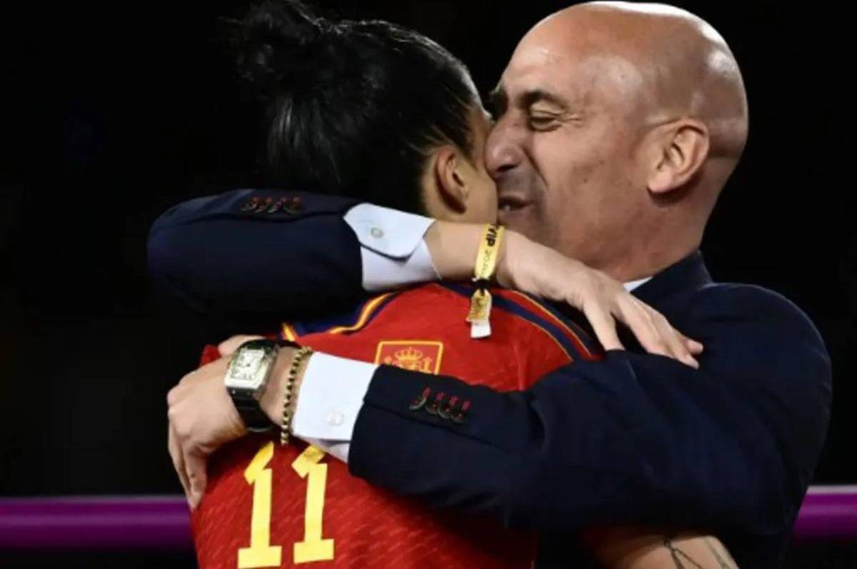 El juez mandó a callar a Rubiales en pleno testimonio de Hermoso: así fue el primer día del juicio sobre el beso que recorrió el mundo